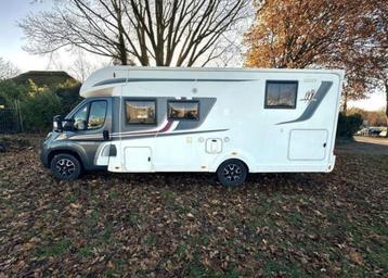 Camper half integraal automaat queens hef bed 38.306km  beschikbaar voor biedingen