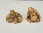 Twee Japanse netsuke, Antiek en Kunst, Kunst | Beelden en Houtsnijwerken, Ophalen of Verzenden