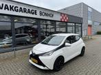 Toyota Aygo 1.0 VVT-i x-play CAMERA-LED-AIRCO (bj 2015), Auto's, Voorwielaandrijving, Euro 5, Gebruikt, 4 stoelen