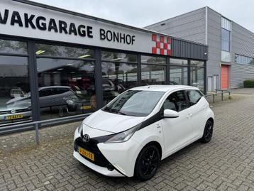 Toyota Aygo 1.0 VVT-i x-play CAMERA-LED-AIRCO (bj 2015) beschikbaar voor biedingen