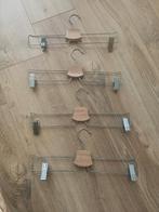 4 Houten Broekhangers met Klemmen bumerang ikea, Ophalen, Zo goed als nieuw, Hout, Volwassenen