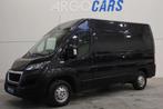 Peugeot Boxer 2.2 BlueHDi 140PK L3/H2 ZWART NAV € 17.450,0, Stof, Gebruikt, 4 cilinders, 2020 kg
