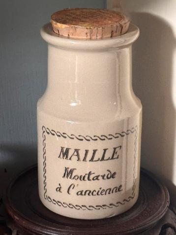 Mosterdpotje van gres Maille uit Frankrijk beschikbaar voor biedingen