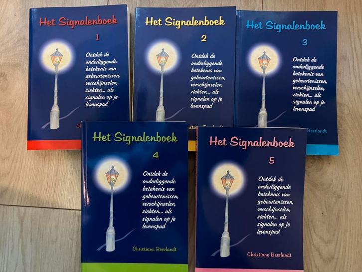 Christiane Beerlandt - Het Signalenboek deel 1 t/m 5, Boeken, Esoterie en Spiritualiteit, Zo goed als nieuw, Achtergrond en Informatie