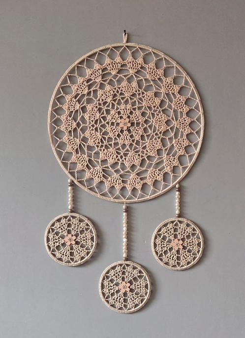 Mooie gehaakte ivoorkleurige mandala 30 cm, Huis en Inrichting, Woonaccessoires | Wanddecoraties, Nieuw, Ophalen of Verzenden