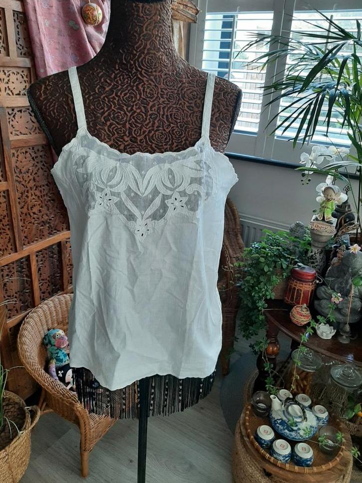 VINTAGE!Leuke witte broderie top/katoen mt M, Kleding | Dames, Mutsen, Sjaals en Handschoenen, Zo goed als nieuw, Muts, Maat 38/40 (M)