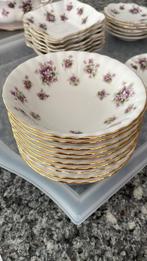 Royal Albert SWEET VIOLETS PAPSCHALEN💜💜💜, Ophalen, Zo goed als nieuw, Overige stijlen, Overige typen