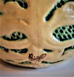 Bolvaas vaas griffioen pegasus en bladeren gesigneerd Rigo, Antiek en Kunst, Ophalen of Verzenden