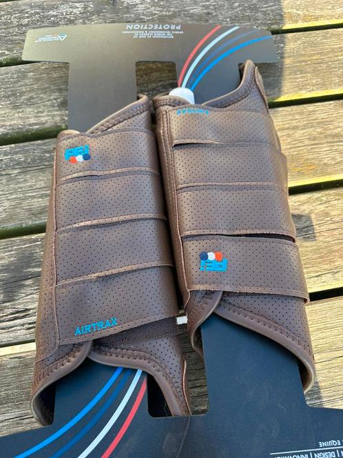 Premier Equine Air Trax crossbeschemers bruin L achterbenen, Dieren en Toebehoren, Paarden en Pony's | Beschermers, Nieuw, Ophalen of Verzenden