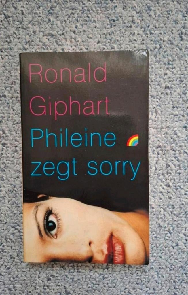 Phileine zegt sorry - Ronald Giphart (NL) rainbow pocket, Boeken, Literatuur, Gelezen, Ophalen of Verzenden