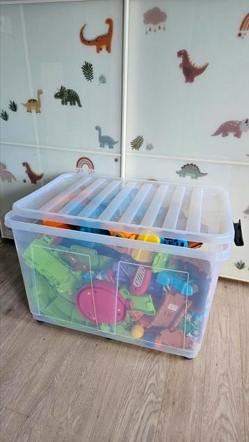 Enorme bak met Vtech ToetToet en ZoefZoef beschikbaar voor biedingen
