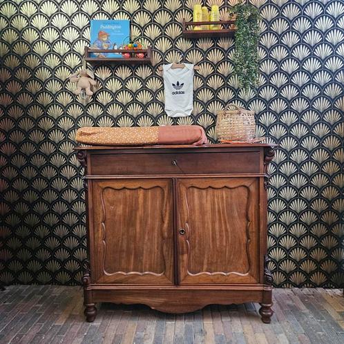 Mooie biedemeier commode/dressoir notenhout, Kinderen en Baby's, Kinderkamer | Commodes en Kasten, Zo goed als nieuw, 105 cm of meer