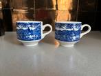 Twee kopjes met blauw motief, Gebruikt, Keramiek, Ophalen of Verzenden, Overige stijlen