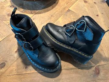 Dr Martens Devon Heart maatje 38 beschikbaar voor biedingen