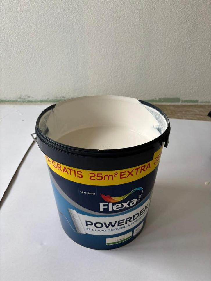 Latex muurverf 9010, Doe-het-zelf en Verbouw, Verf, Beits en Lak, Zo goed als nieuw, Wit, Ophalen