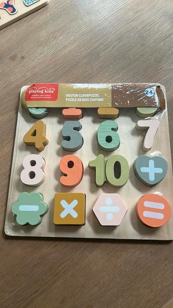 Houten cijferpuzzel 24m+ beschikbaar voor biedingen