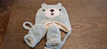 Wintermuts en handschoenen. beschikbaar voor biedingen