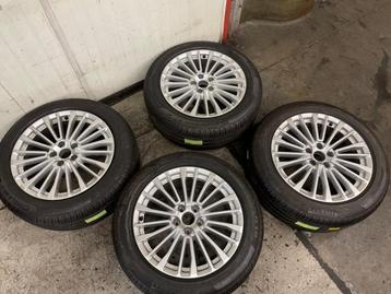 Sportvelgenset + banden van een Audi A6 beschikbaar voor biedingen