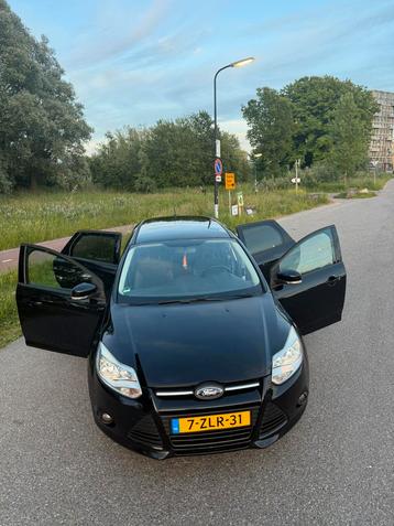 Ford Focus 1.0 Ecoboost 92KW Wagon 2014 Grijs. Nieuwe apk beschikbaar voor biedingen