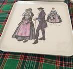 Villeroy en boch klederdrachten gebakschalen 2 stuks, Huis en Inrichting, Ophalen of Verzenden, Overige stijlen, Porselein, Schaal of Schalen