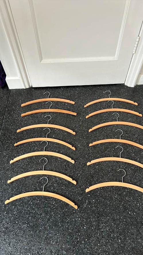 12 duurzame houten kledinghangers, Kleding | Dames, Kledinghangers, Zo goed als nieuw, Hout, Volwassenen, Ophalen of Verzenden