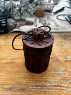 Warhammee Khorne limited Dice + holder, Ophalen of Verzenden, Zo goed als nieuw, Figuurtje(s)