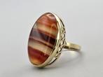 Gouden vintage ring met streepagaat. 2025/563., 18 tot 19, Overige kleuren, ., Ophalen of Verzenden
