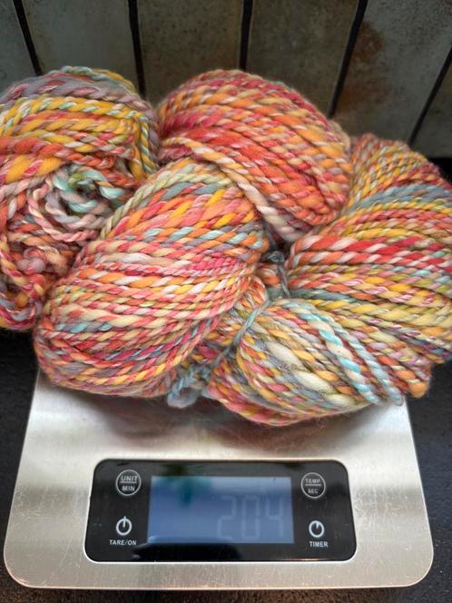 Handgesponnen merino wol met bamboo - 200 gr., Hobby en Vrije tijd, Breien en Haken, Nieuw, Breien of Haken, Wol of Garen, Ophalen of Verzenden