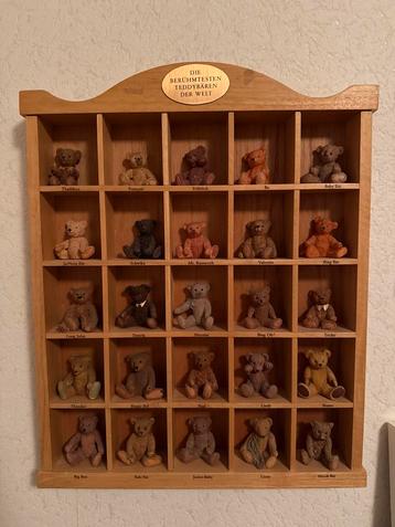 Stenen Teddyberen Collectie in Houten Kast - Compleet! beschikbaar voor biedingen