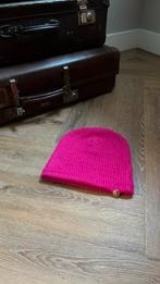 Muts fuchsia rose met gouden logo dame zgan beanie statement, Ophalen of Verzenden, Zo goed als nieuw, Muts