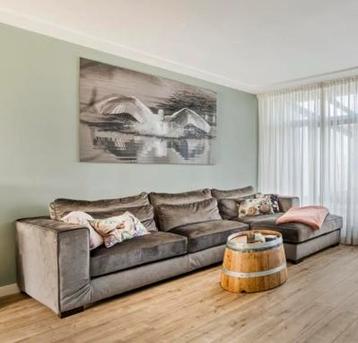 Mooi en zo goed als nieuw bankstel - hoekbank beschikbaar voor biedingen