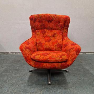 70's vintage draaifauteuil nieuw bekleed met Fokker stof beschikbaar voor biedingen