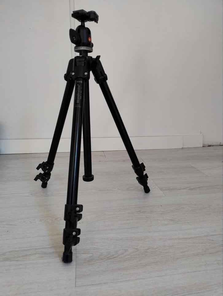 Manfrotto 144B Statief met zgan 496RC2 Balhoofd, Audio, Tv en Foto, Fotografie | Statieven en Balhoofden, Gebruikt, Balhoofd, 175 cm of meer