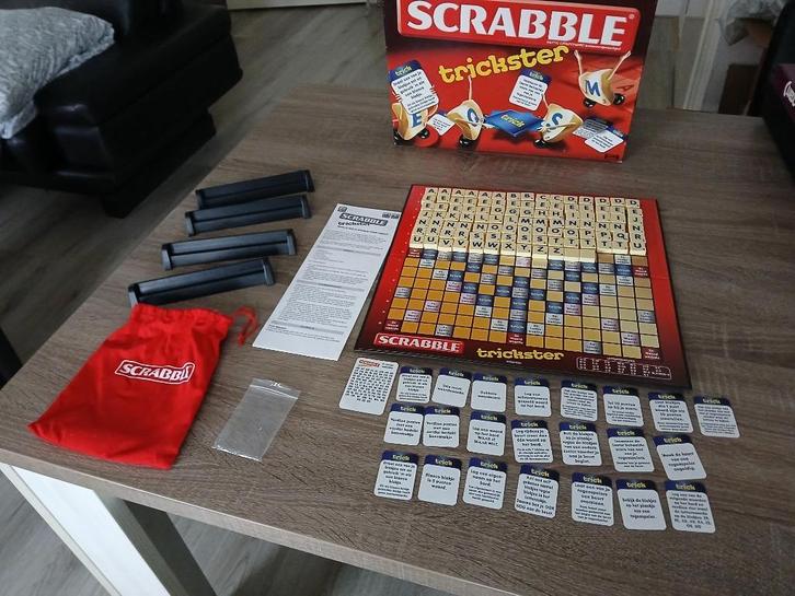 Scrabble trickster, Hobby en Vrije tijd, Gezelschapsspellen | Bordspellen, Nieuw, Een of twee spelers, Drie of vier spelers, Ophalen of Verzenden