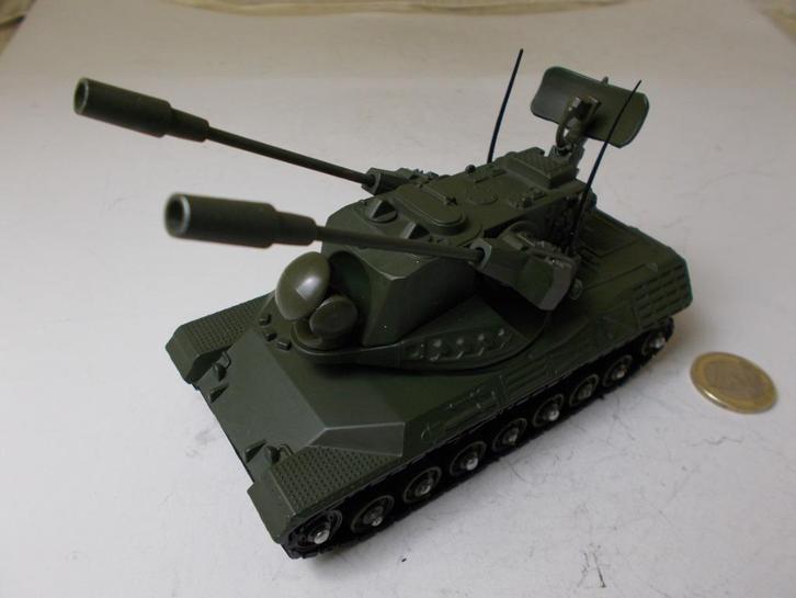 Dinky Toys 696 LEOPARD ANTI-AIRCRAFT TANK. (1975) I.z.g.st., Hobby en Vrije tijd, Modelauto's | 1:43, Zo goed als nieuw, Overige typen