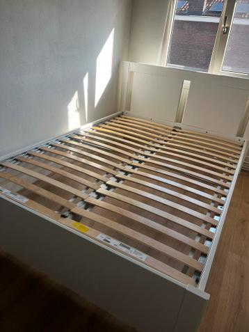 Ikea bedframe 140x200cm - afbeelding 1