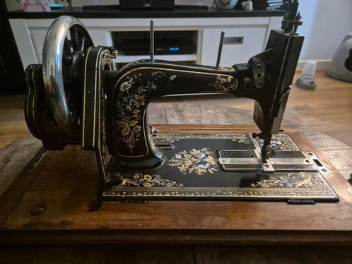 Antieke Haid & Neu duitse naaimachine., Antiek en Kunst, Antiek | Naaimachines, Ophalen of Verzenden