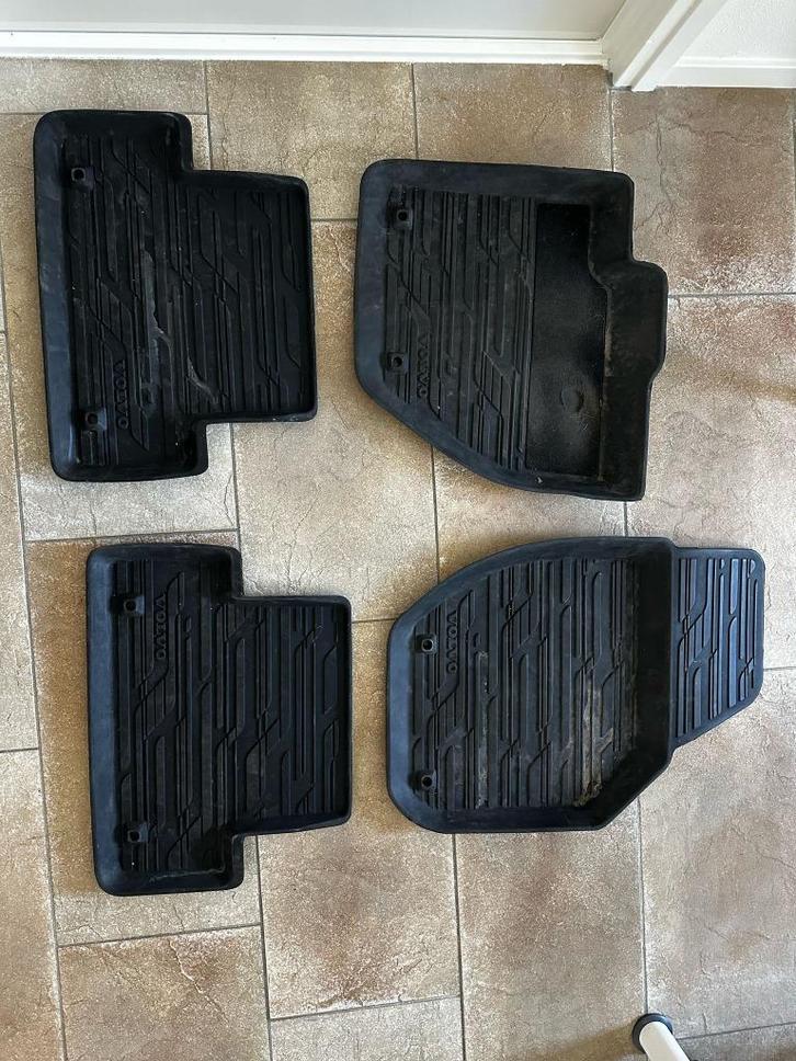 Originele rubberen Volvo automatten Volvo V40 Cross Country, Auto diversen, Automatten, Zo goed als nieuw, Ophalen of Verzenden