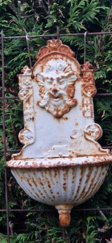 Prachtige gietijzeren fontein voor decoratie (brocante) beschikbaar voor biedingen