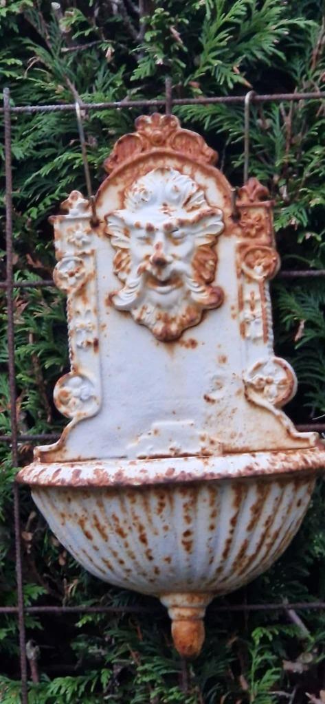 Prachtige gietijzeren fontein voor decoratie (brocante), Tuin en Terras, Tuinwanddecoratie, Gebruikt, Ophalen of Verzenden