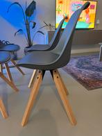 4 grijze kunstof kuipstoelen met houten poten, Zo goed als nieuw, Vier, Ophalen, Hout