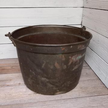 Authentieke koperen ketel, handig voor brandhout. beschikbaar voor biedingen