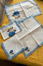 Vintage tafellinnen: 2 servetten en onderleggers handgemaakt, Ophalen of Verzenden