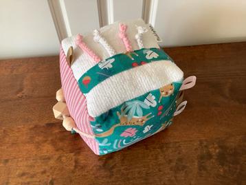 Speelkubus activiteitenkubus nieuw beschikbaar voor biedingen