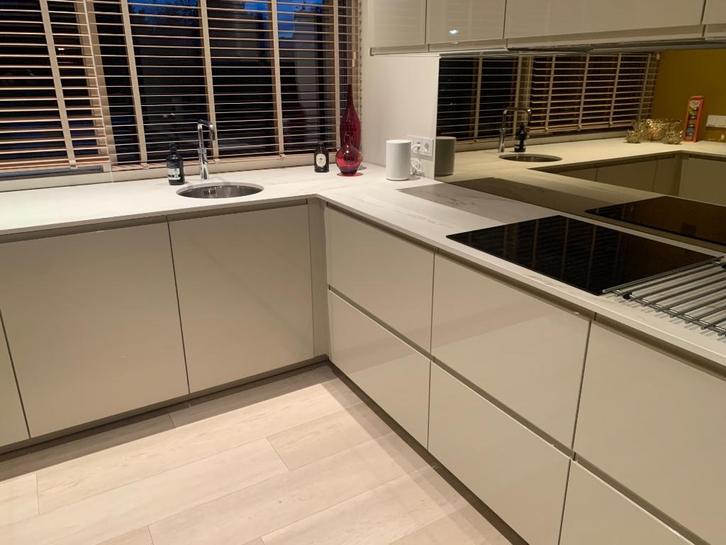 Keukenblad Composiet/kwarts U-vorm, Huis en Inrichting, Keuken | Keukenelementen, Zo goed als nieuw, Minder dan 100 cm, 150 tot 200 cm