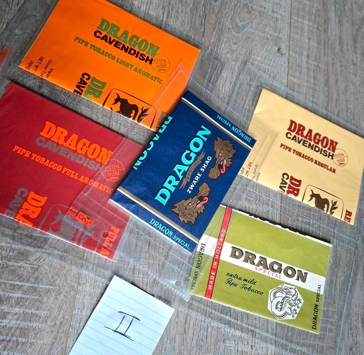 DRAGON TOBACCO - ONGEBRUIKTE Verpakkingen   LOT 2, Verzamelen, Rookartikelen, Aanstekers en Luciferdoosjes, Zo goed als nieuw
