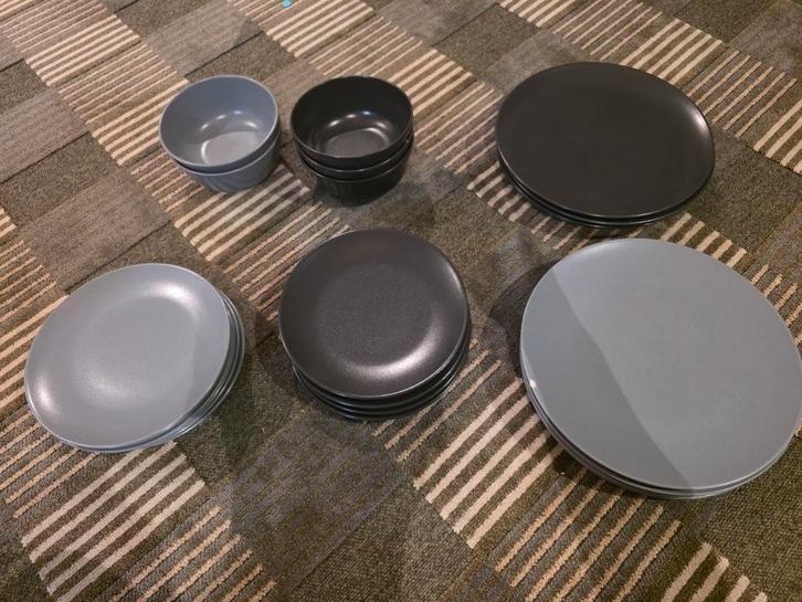 Ikea Dinera Servies - Antraciet & Grijs - Complete Set, Huis en Inrichting, Keuken | Servies, Gebruikt, Compleet servies, Effen