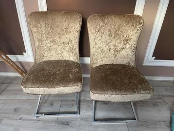 Te koop 2 gouden stoelen beschikbaar voor biedingen