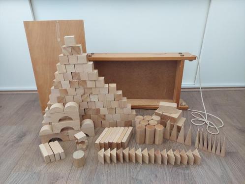 Vintage blokkendoos met 151 houten blokken, Kinderen en Baby's, Speelgoed | Houten speelgoed, Gebruikt, Overige typen, Ophalen of Verzenden