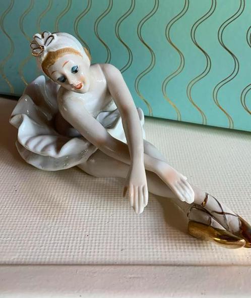 Prachtige Ballerina- porselein- beeldje, Antiek en Kunst, Antiek | Porselein, Ophalen of Verzenden